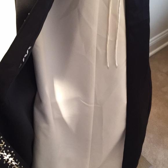 Formal-ly beautiful! Elegant satin! - Picture 4 of 7